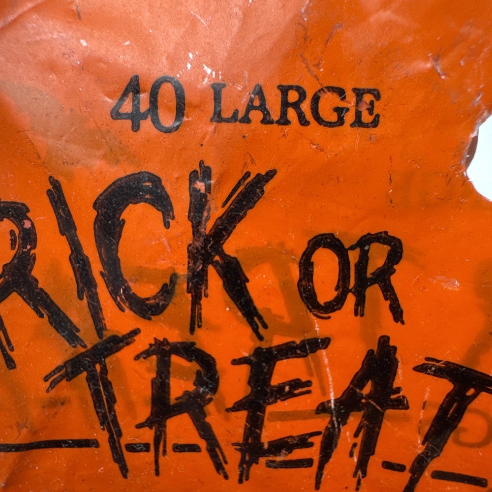 40 Vintage Halloween Paper Trick or Treat "Graveyard" Bags Topstone NOS Made USA - Picture 12 of 12